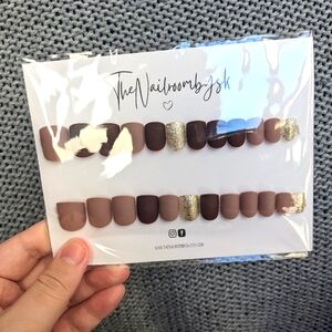 Taupe, Burgundy, and Gold press on nails